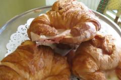 Η συνταγή της ημέρας: Κρουασάν με ζαμπόν και τυρί