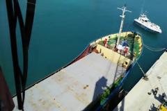 Επαθαν...σοκ και οι άνδρες των ειδικών δυνάμεων ανοίγοντας τα κοντεινερ με τα όπλα