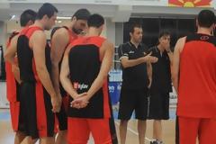 ΜΕ... ΧΕΝΤΡΙΞ ΚΟΝΤΡΑ ΣΤΗΝ ΕΛΛΑΔΑ