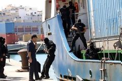 Μισό εκατομμύριο σφαίρες και 5.000 όπλα στα δύο από τα 14 κοντέινερ – Συνεχίζεται η καταμέτρηση των αρχών