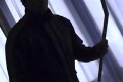 «Μπούκαραν» με λοστάρια και σακάτεψαν νεαρό επιχειρηματία