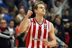 ΑΚΟΜΑ ΕΝΑΣ... ΑΠΟΧΑΙΡΕΤΑ ΤΟΝ ΕΡΥΘΡΟ ΑΣΤΕΡΑ