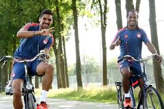 ΠΡΟΣ ΤΑ ΕΚΕΙ... ΟΔΕΥΕΙ Ο ΧΑΡΑ