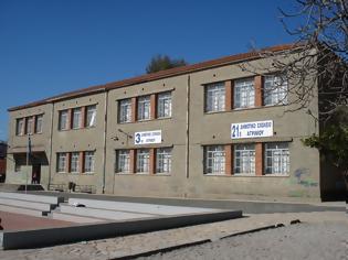 Φωτογραφία για Στη συντήρηση σχολικών κτιρίων προχωρά ο Δήμος Αγρινίου