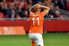 ΤΑ... ΧΩΝΕΙ ΣΕ ΣΥΜΠΑΙΚΤΗ ΤΟΥ Ο ΡΟΜΠΕΝ! *ΒΙΝΤΕΟ*