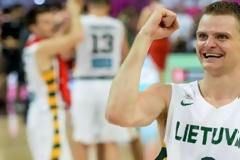 ΕΠΙΣΤΡΕΦΕΙ ΣΤΑ... ΠΑΤΡΙΑ Ο ΣΕΪΜΠΟΥΤΙΣ