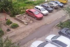 ΔΕΙΤΕ ΤΙ ΕΠΑΘΕ: Έπιασε μια ολόκληρη θέση πάρκινγκ με το ποδήλατο του και.. [photo]