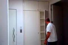 Νομίζεις πως αυτή είναι μια συνηθισμένη ντουλάπα; Για δες καλύτερα... [video]