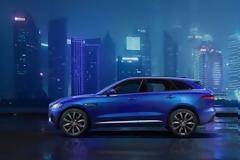 Πρώτη φωτογραφία και video για τη νέα Jaguar F-PACE