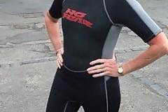 ΑΚΑΤΑΛΛΗΛΟ! Αυτή είναι οι 71χρονη αντροτραγανήστρα που μπλέκει με πιτσιρικάδες... [photos]