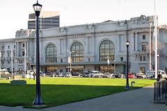 Ξεκίνησαν οι προετοιμασίες του Bill Graham Civic Auditorium για την παρουσίαση της Τρίτης