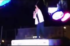 Η καλύτερη είσοδος τραγουδιστή που έχει γίνει ποτέ σε πανηγύρι - Δείτε και κλάψτε [video]