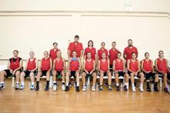 ΠΡΩΤΗ ΦΙΛΙΚΗ ΝΙΚΗ ΚΑΙ ΚΑΛΑ ΣΤΟΙΧΕΙΑ ΑΠΟ ΤΑ ΚΟΡΙΤΣΙΑ ΤΟΥ ΜΠΑΣΚΕΤΙΚΟΥ ΟΛΥΜΠΙΑΚΟΥ