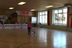 Εκπληκτικό Ταλέντο! Δείτε τα απίστευτα κόλπα της σε ένα ποδήλατο [video]