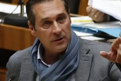 Η αυστριακή ακροδεξιά επιτίθεται σε ΗΠΑ και ΝΑΤΟ για το μεταναστευτικό