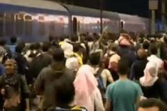 Άλλοι 3.300 πρόσφυγες έφτασαν το Σάββατο στην Ουγγαρία