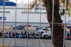 Υπό κατάληψη η Μυτιλήνη - Χάος με πλοία και εισιτήρια