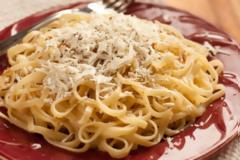 Η συνταγή της ημέρας: Λιγκουίνι με σκόρδο και βούτυρο