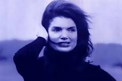 Η Τζάκι Κένεντι Ωνάση παραδίδει -μετά θάνατον- μαθήματα χωρισμού