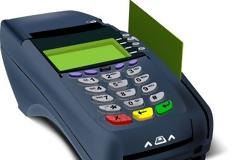 Τα capital controls αύξησαν τη χρήση πλαστικού χρήματος κατά 44%