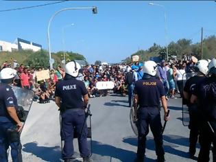 Φωτογραφία για Μυτιλήνη: MAT χτύπησε φωτορεπόρτερ - Φωτογράφιζε γυναίκα που αιμορραγούσε