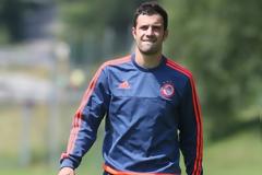 ΤΑ ΚΑΤΑΦΕΡΝΕΙ ΚΑΙ ΧΩΡΙΣ... ΜΙΛΙΒΟΓΕΒΙΤΣ!