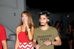 Ποιος είναι ο νέος σύντροφος της Πετρούλας Κωστίδου; Οι βόλτες στη Μύκονο και το... κομπολόι [photo]