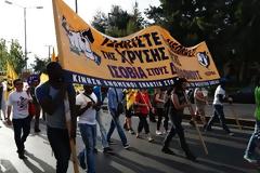 ΑΝΤΙΦΑΣΙΣΤΙΚΗ ΣΥΓΚΕΝΤΡΩΣΗ ΣΤΟΝ ΚΟΡΥΔΑΛΛΟ ΜΕ ΑΦΟΡΜΗ ΤΗΝ ΕΠΑΝΕΝΑΡΞΗ ΤΗΣ ΔΙΚΗΣ ΤΗΣ Χ.Α.