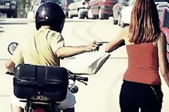 Θύμα τσαντάκηδων 59χρονη στον Βύρωνα