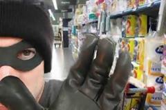 Τρόμος στα χέρια ληστών σε μίνι μάρκετ στο Κερατσίνι