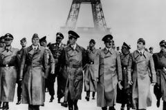 Πως ο Χίτλερ κρύβεται πίσω από την γερμανική λιτότητα και την θερμή υποδοχή στους Σύρους πρόσφυγες