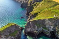 Θα τη διασχίζατε; Η κρεμαστή γέφυρα πάνω από τον Ατλαντικό! [photos]