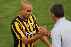 ΔΕΝ ΠΡΟΛΑΒΑΙΝΕΙ ΟΛΥΜΠΙΑΚΟ Ο... ΤΖΙΜΠΟΥΡ