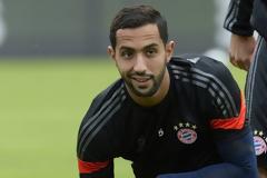 ΑΝΕΒΑΖΟΥΝ ΣΤΡΟΦΕΣ ΔΥΟ ΤΗΣ ΜΠΑΓΕΡΝ ΕΝΟΨΕΙ... ΚΑΡΑΪΣΚΑΚΗ!