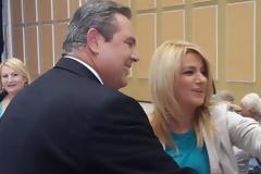 Μούσκεμα ο Πάνος Καμμένος - Η ατάκα που έκανε τους δημοσιογράφους να χαμογελάσουν