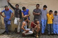 Οι άνδρες της Ινδίας ταξιδεύουν χιλιάδες χιλιόμετρα για να βρουν νύφη [photos]