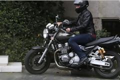 Ο Βαρουφάκης απαντά στις βαριές υπόνοιες Καμμένου: Χαρίζω τη Yamaha μηχανή μου...