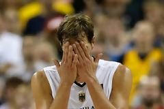 ΜΕ ΔΑΚΡΥΑ... ΑΠΟΧΑΙΡΕΤΗΣΕ ΚΑΙ ΑΠΟΘΕΩΘΗΚΕ Ο ΝΟΒΙΤΣΚΙ! (VIDEO & PHOTOS)