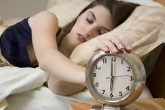 Κοιμάσαι λιγότερο ή περισσότερο από 6.5 ώρες; Διάβασε τι προκαλεί στην καρδιά