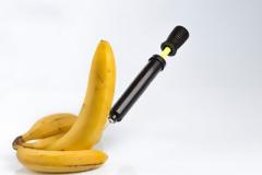 Αν είναι δυνατόν: Του έκανε ένεση σιλικόνης στo 