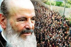 Η φωτογραφία από το σημερινό αγιασμό που θύμισε Χριστόδουλο