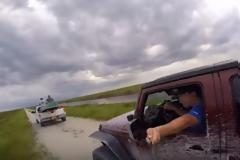 ΑΞΙΟΣ: Έβγαζε… σέλφι και τράκαρε [video]