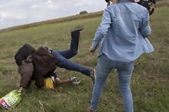 Η εικονολήπτρια που έβαλε την τρικλοποδιά: 