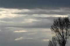 Τοπικές βροχές στα κεντρικά και βόρεια