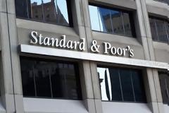 Ύφεση 3% προβλέπει ο Standard & Poor's στην Ελλάδα για το 2015