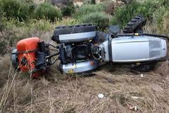 Θρήνος στην Ηλεία: Καταπλακώθηκε από τρακτέρ στις Ξενιές