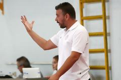 «ΑΠΕΝΑΝΤΙ ΣΕ ΟΜΑΔΕΣ ΟΠΩΣ Ο ΟΛΥΜΠΙΑΚΟΣ ΦΑΙΝΟΝΤΑΙ ΣΕ ΜΕΓΑΛΥΤΕΡΟ ΒΑΘΜΟ ΟΙ ΑΔΥΝΑΜΙΕΣ ΣΟΥ...»