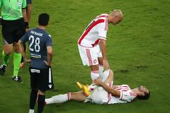 ΑΠΟΚΟΜΙΣΑΝ ΧΤΥΠΗΜΑΤΑ ΜΙΛΙΒΟΓΕΒΙΤΕΣ ΚΑΙ ΣΙΟΒΑΣ... ΑΓΚΩΝΙΑ ΣΤΟΝ ΚΑΜΠΙΑΣΟ