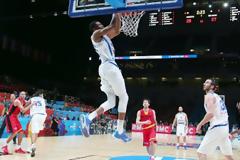 ΣΤΗΝ ΚΟΡΥΦΗ ΤΟΥ ΤΟΡ-5 ΤΗΣ 7ης ΗΜΕΡΑΣ ΤΟΥ ΕΥΡΩΜΠΑΣΚΕΤ Ο.. ΑΝΤΕΤΟΚΟΥΝΜΠΟ