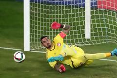 ΠΡΩΤΗ ΣΤΟ ΠΡΩΤΑΘΛΗΜΑ... ΤΕΤΑΡΤΗ ΣΥΝΟΛΙΚΑ ΜΕ ΤΑ ΕΡΥΘΡΟΛΕΥΚΑ ΓΙΑ ΡΟΜΠΕΡΤΟ!